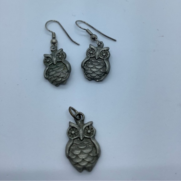 Silver Tone Owl Earrings & Pendant - Picture 6 of 6